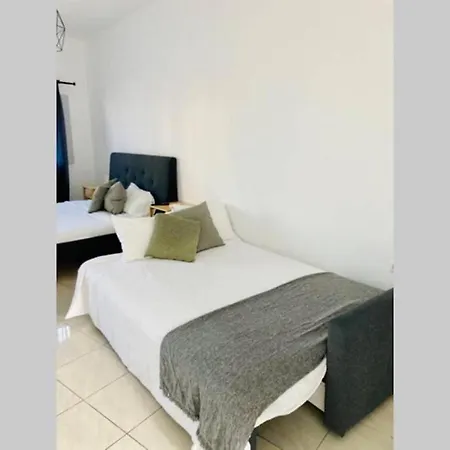 K & G Fira (Santorini)